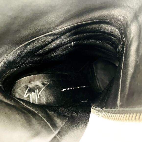 Giuseppe Zanotti Wedge Point Toe Ankle Boot Black Suede 39.5 Chain Detail w/box - Picture 6 of 10